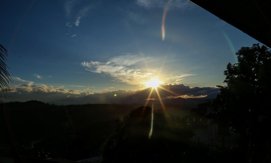 Romance Hills Hotel Kandy Exterior foto